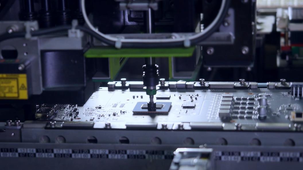 好看又能打！华硕5060Ti显卡2K光追游戏超百帧