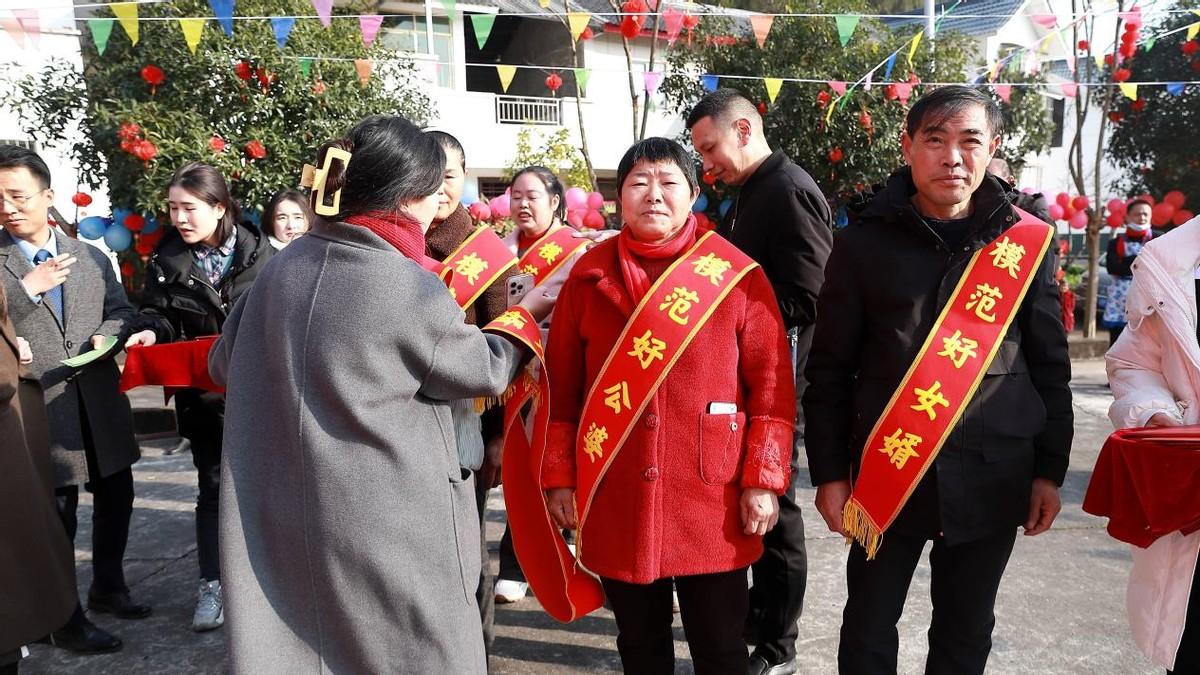 幸福晒场暖乡野 政策红利迎归人——光辉镇柏林湾村惠民放榜活动圆满落幕