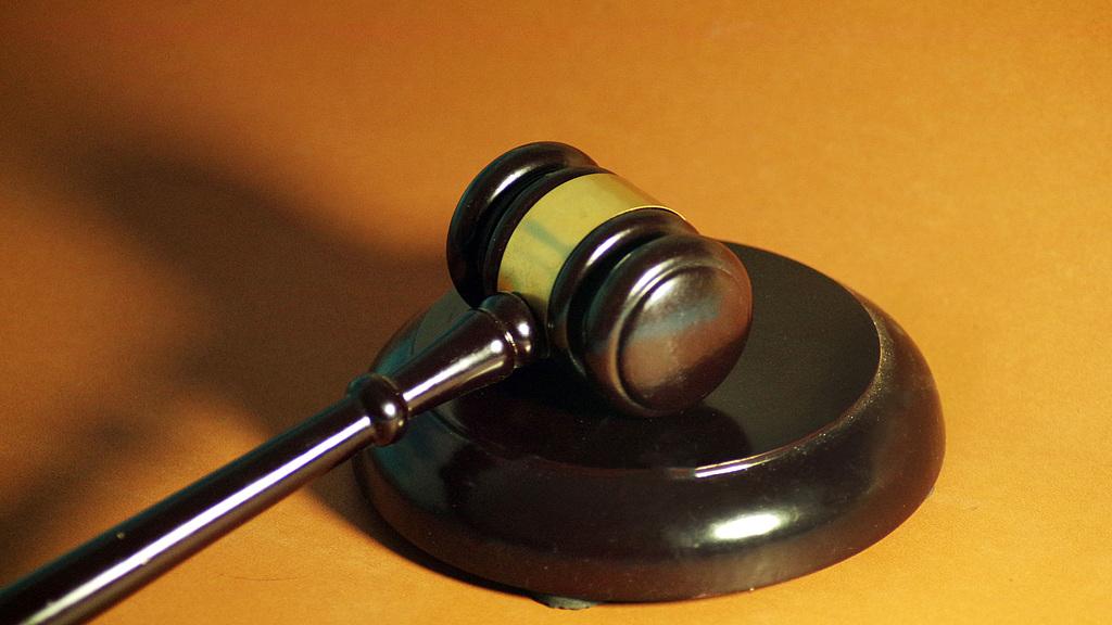 全网关注！郏县夫妻当街殴打15岁女孩，最新进展：二人已被依法批捕