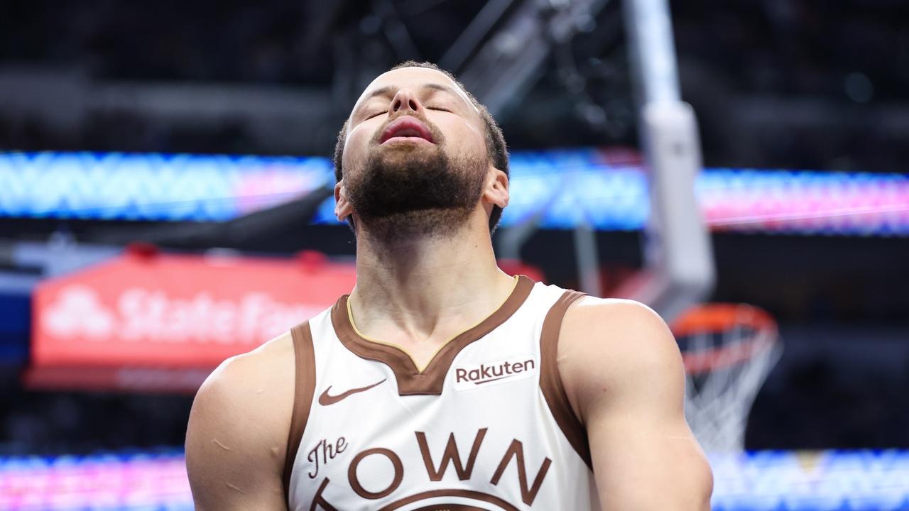 库里还是厚道人呐，与詹杜合体或成绝唱，科尔透露右膝恢复情况