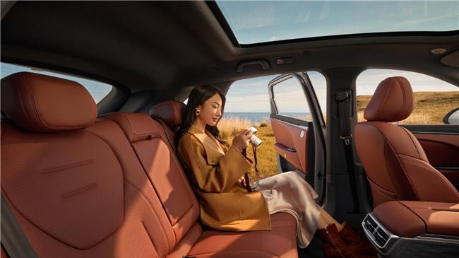 满足通勤又能全家远行，全新阿尔法T5增程版正式开启预售