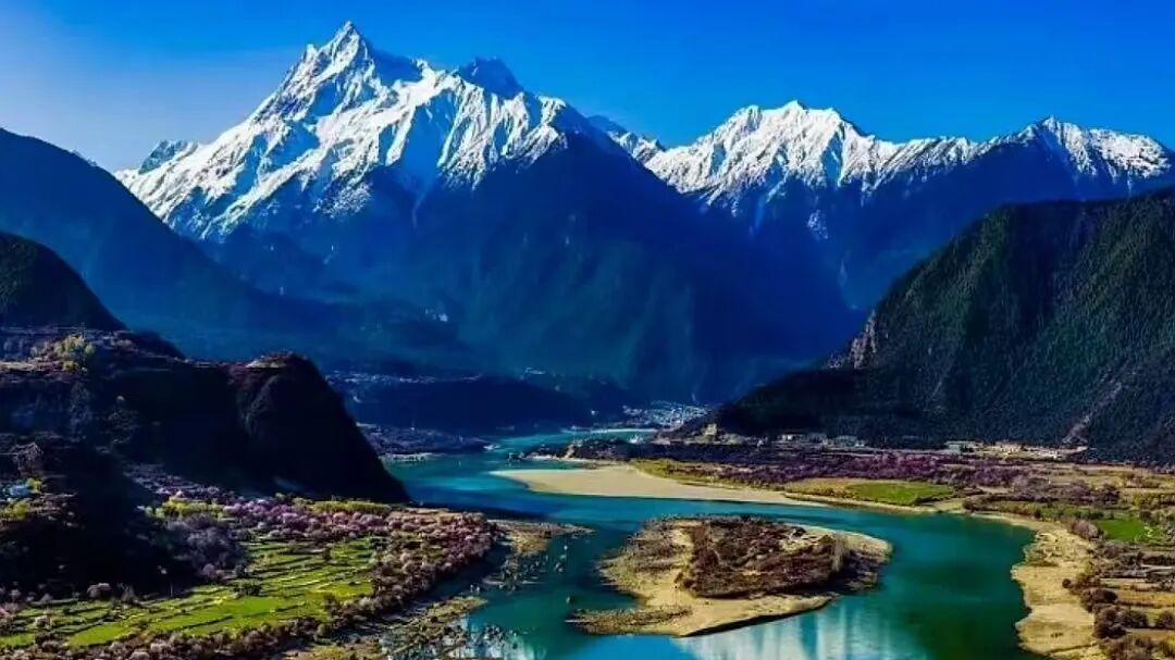 5A景区雅鲁藏布江大峡谷免门票了！在最纯净的季节，去打卡你一生必去的远方。