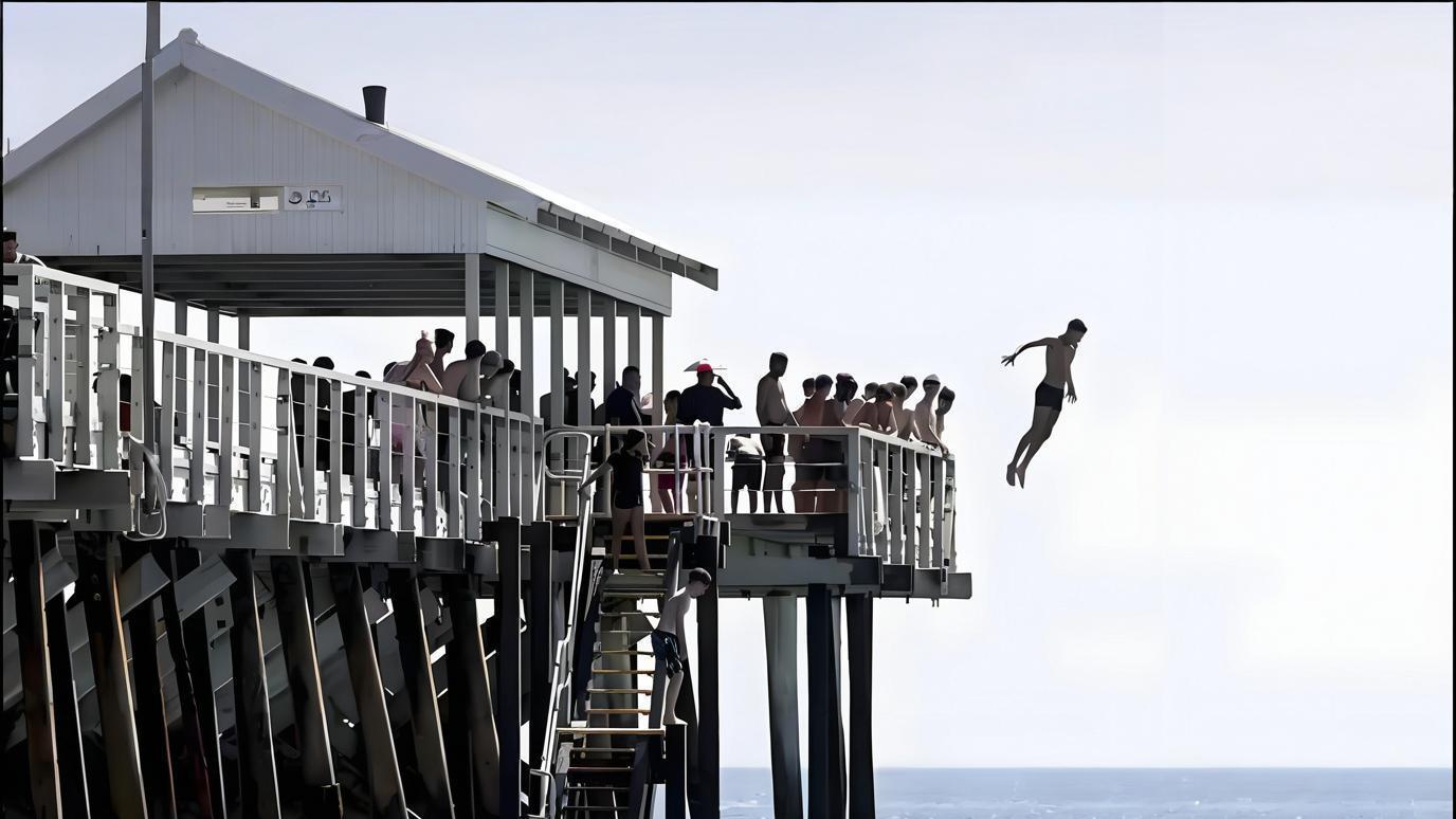 49.6℃打破124年纪录，澳洲热到停摆澳网，中国正裹棉袄吃火锅