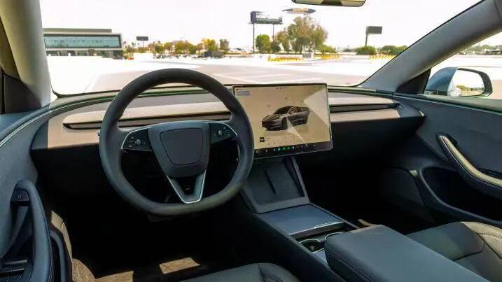 续航反向虚标！实测多跑48公里，2026款Model 3扯下电动车界的遮羞布