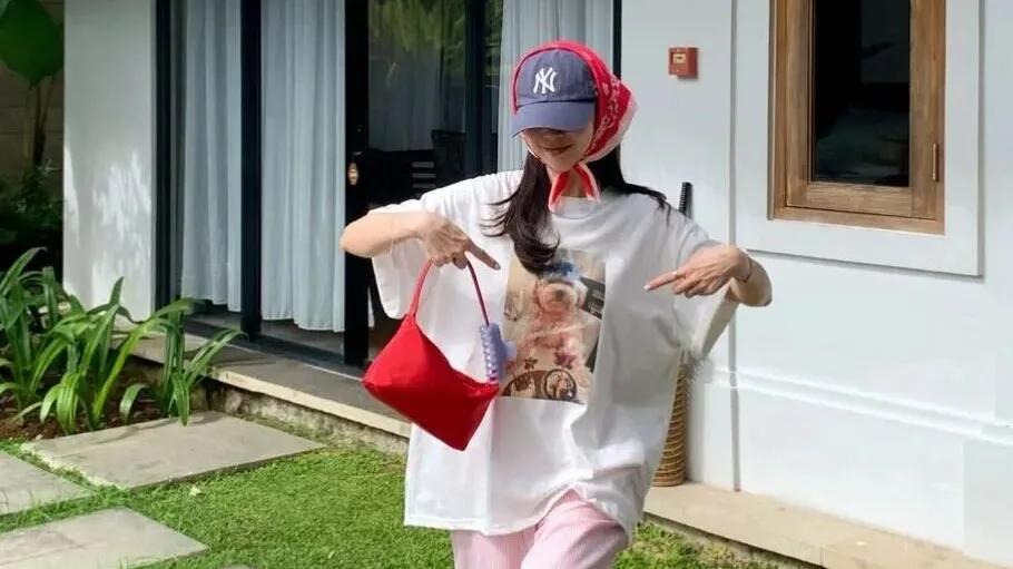 为什么小个子夏天都不穿短裤了？看完韩女们的“长裤显高法”，你就懂了！