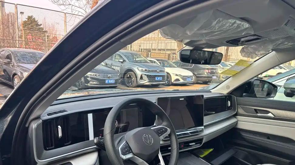 全新大众揽巡实车到店！内外全面换新，网友：放弃汉兰达