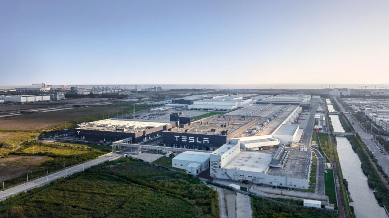 特斯拉放弃地球？马斯克：20年，月球见！