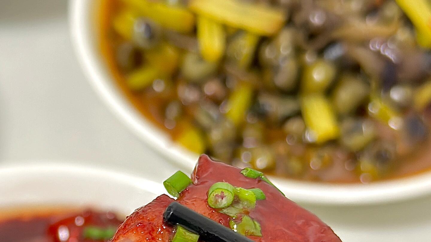 南乳五花肉：一道让人欲罢不能的"红色诱惑"