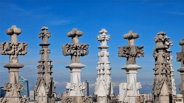 新一代小屏大魔王来了！一加15T官宣本月发布：外观揭晓