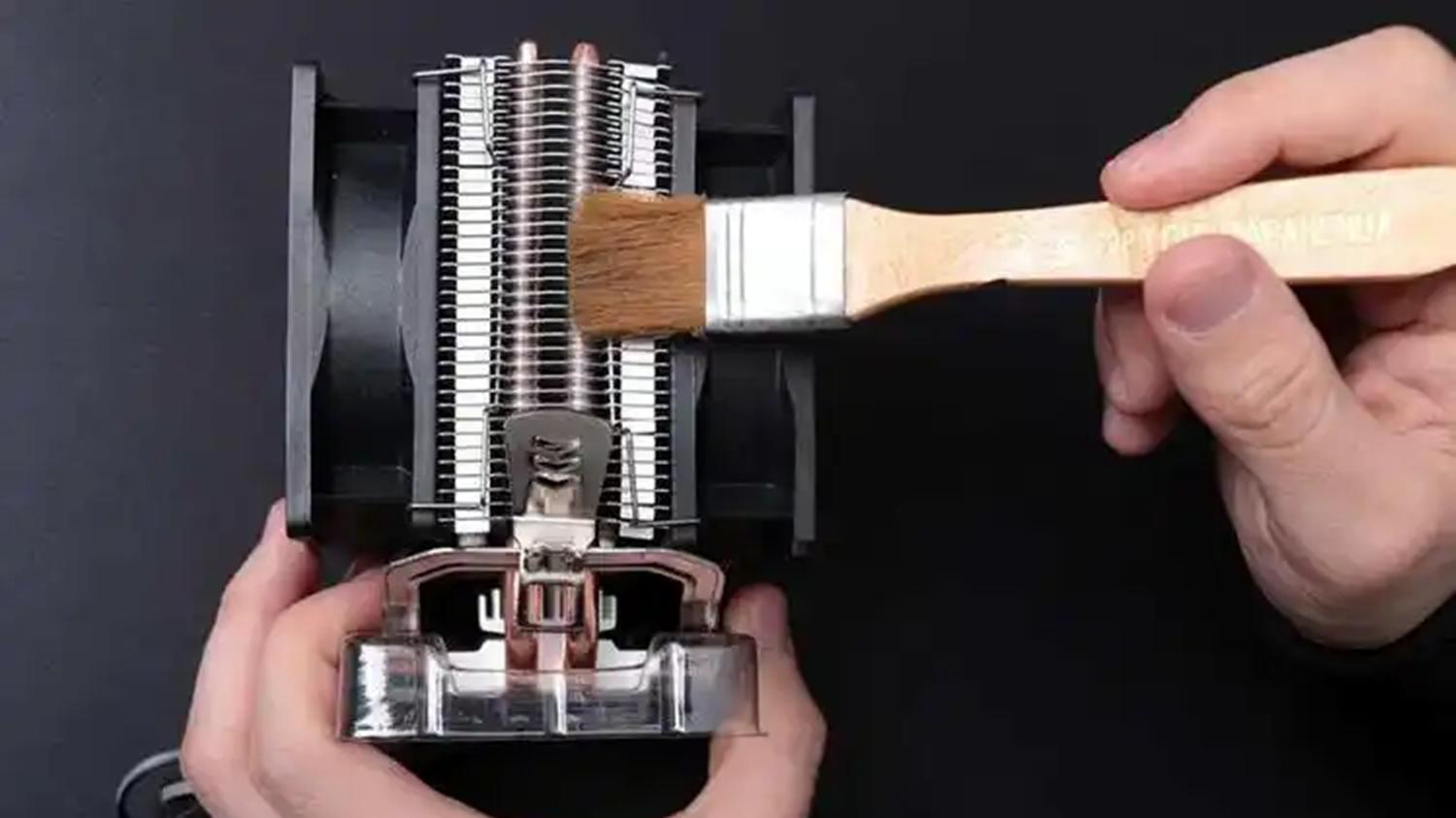 手残党哭了！自己弄歪CPU针脚，技嘉主板售后免费修了？