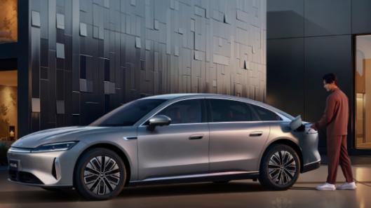 奇瑞新能源车怎么选？风云A9L光辉(四驱)全场景适配更省心