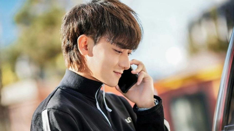 徐艺洋孙怡《春日暖阳》职场对手戏引爆考古热，综艺同框再掀回忆杀