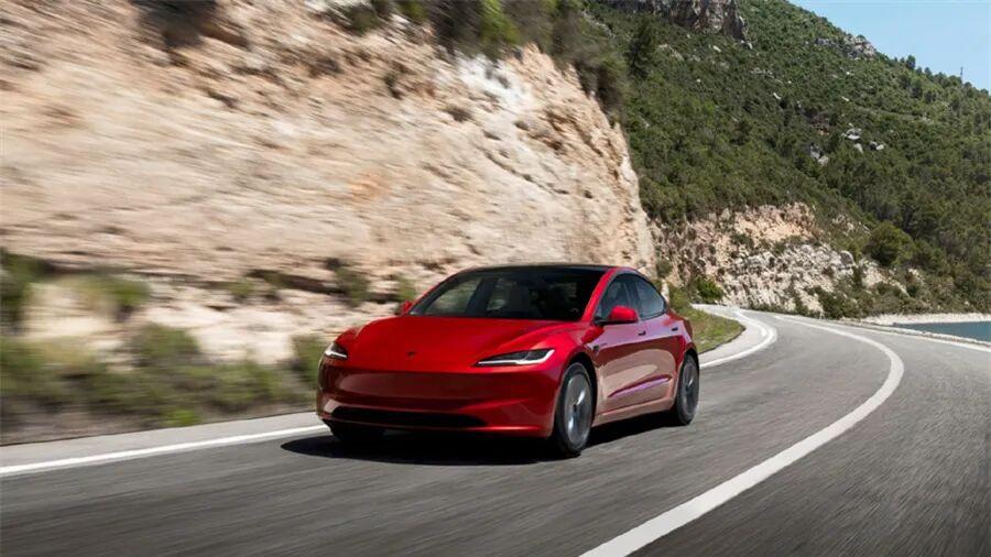 利润大跌、经典停产，特斯拉的机器人能救场吗？