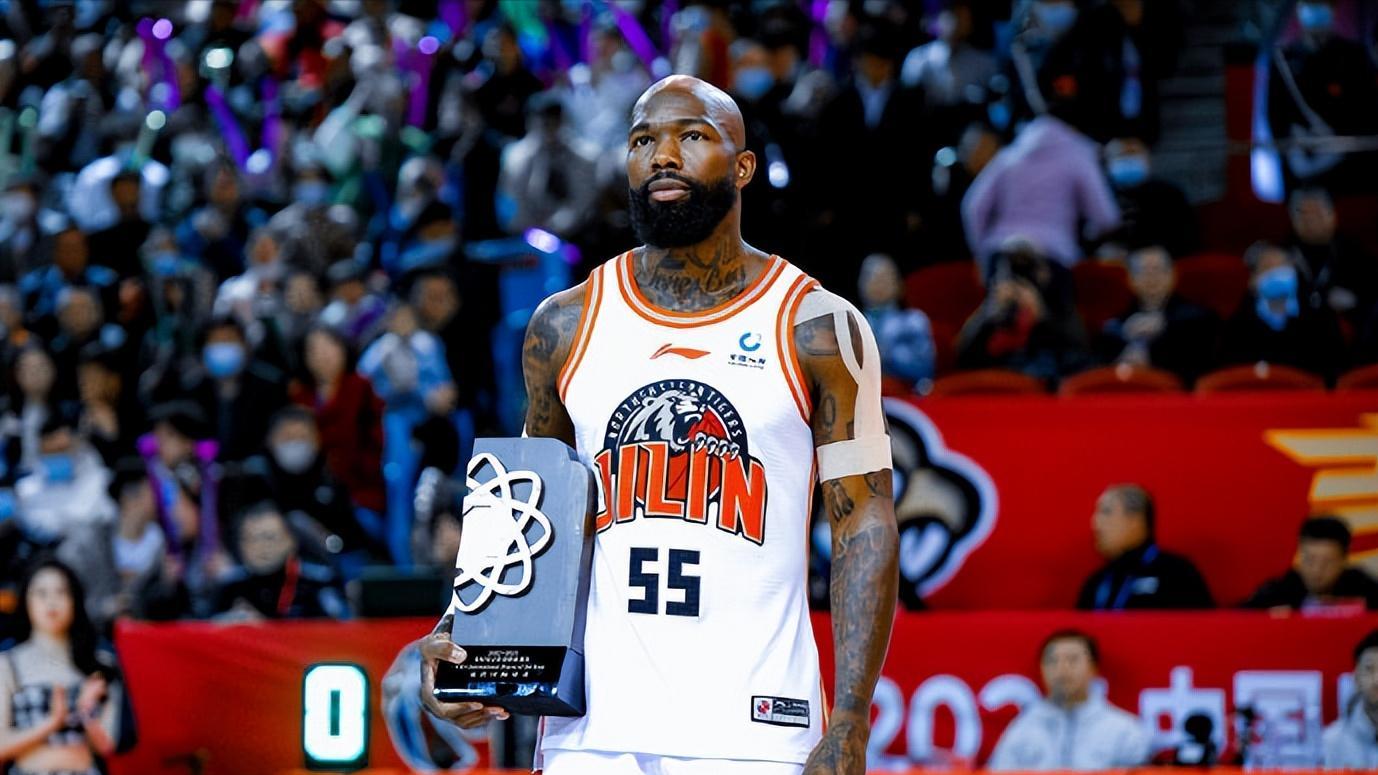 漫天要价！超级外援拒绝多支CBA球队，37岁还耍大牌