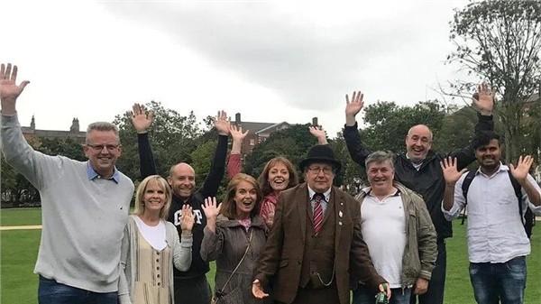 都柏林历史的讲述者，“世界因爱而生”全球春晚的记录者——爱尔兰著名导游，特色旅游品牌创始人Dave 