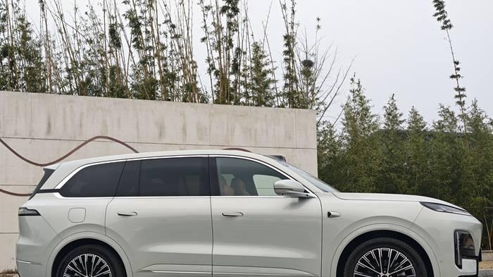 解锁深蓝S09：除了华为智驾，这几项配置才是“全家快乐密码