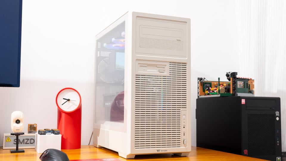 廉政主机VS复古主机：270K+ROG Z890 APEX+ TT Retro 360 TG装机