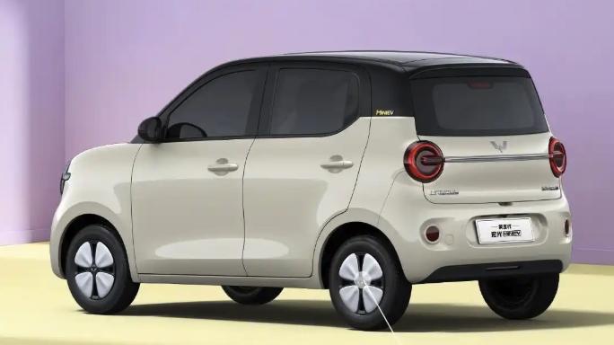 第五代五菱宏光MINIEV来啦！快充+四门设计，代步车直接升级​