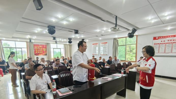 好人宣讲+普法入企|兴隆村精准筑牢九小场所消防安全防线
