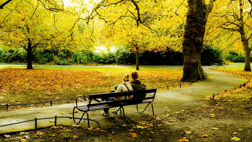 北京相亲角大爷一句话戳心：月薪3万的女人，为何在婚姻里“血本无归”？