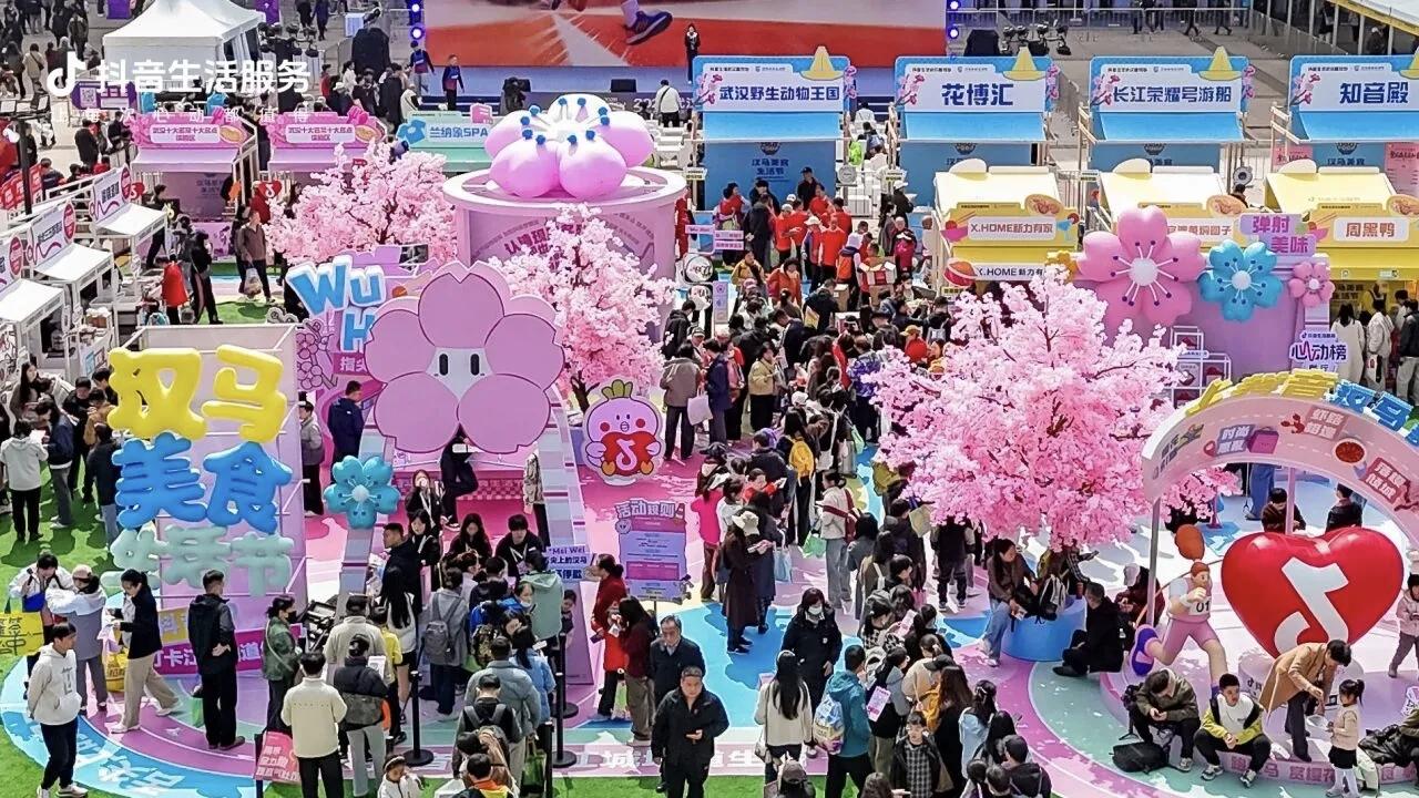 逐梦汉马，食力全开｜流浪泡泡如何在体育盛事全城刷屏？