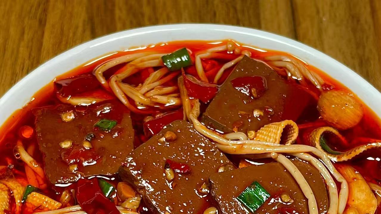 毛血旺：一锅麻辣鲜香，食材入味超解馋，厨房小白也能做的硬菜
