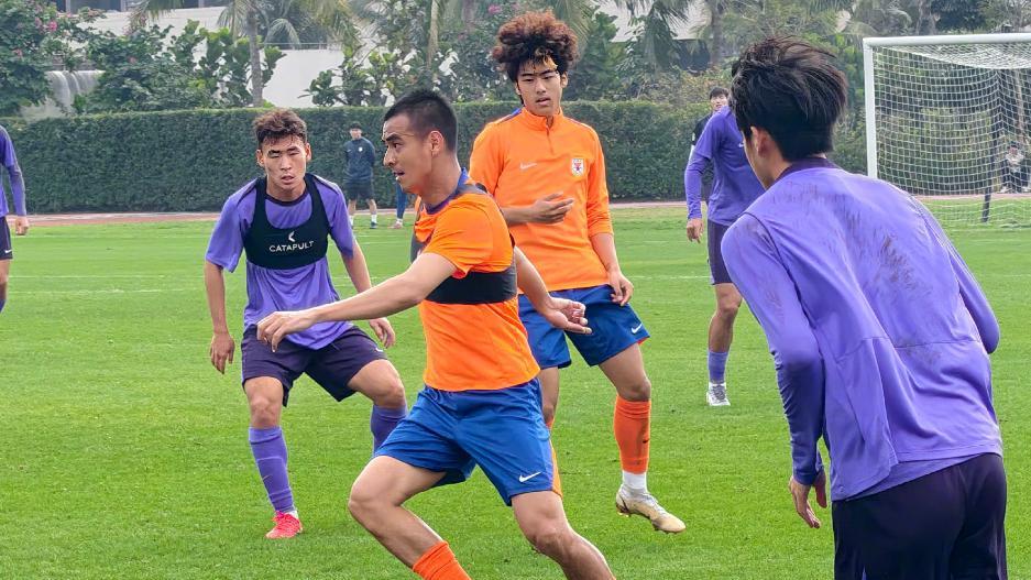 热身赛泰山队1比1战平天津，在海口还有3场比赛，考察年轻球员