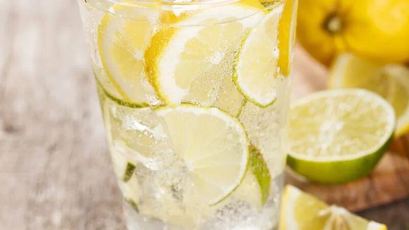 运动后喝蛋白粉？如果你的尿酸高，这个“增肌习惯”可能正在加速结晶生成