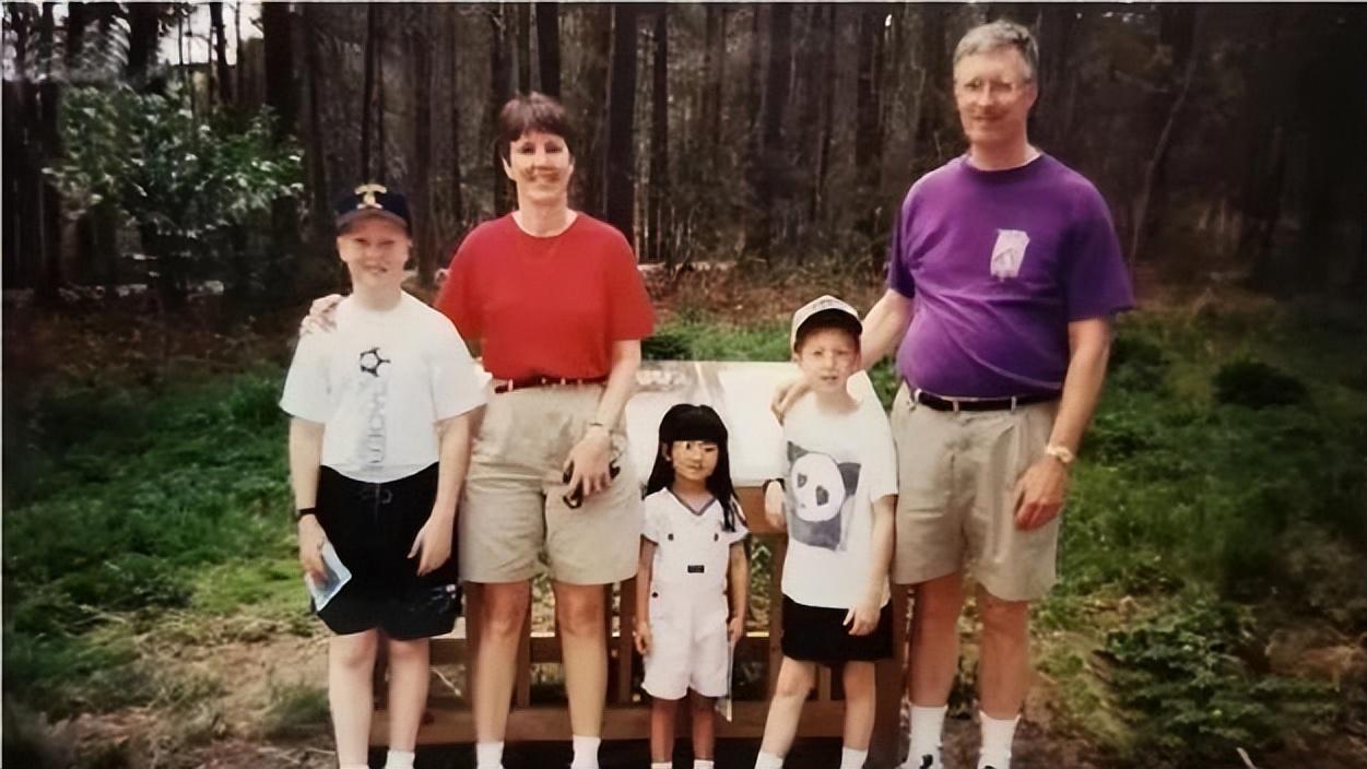 苏州女婴被遗弃菜市场，美国夫妇收养二十年后，亲生父母想要认亲