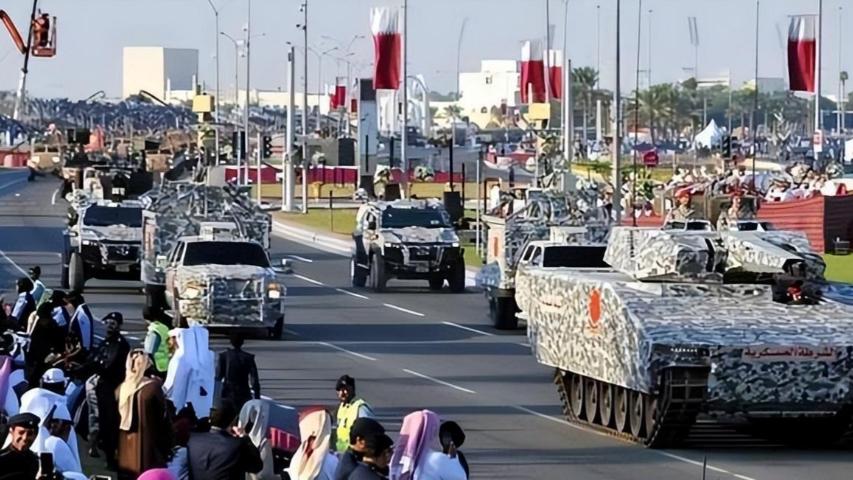 该国穷得只剩下钱：军队人数才8000多人，普通士兵年薪却达100万