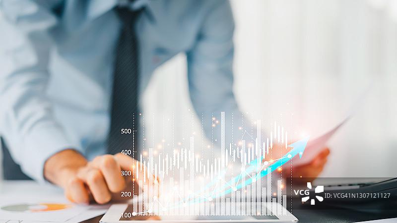 悬壶金翁：1.28黄金多头闲庭信步，回撤继续上车