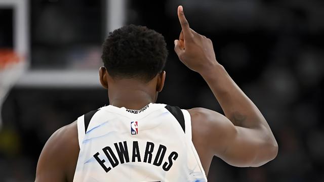 突发伤情！狼队新危机！华子该怎么选？