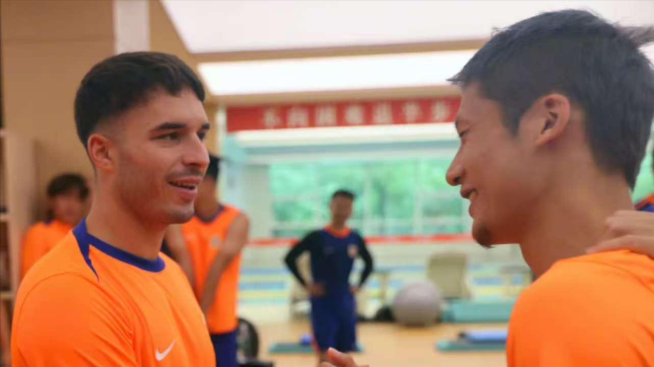 洛佩斯没走? 泰山球迷着急了，名记：有办法解决