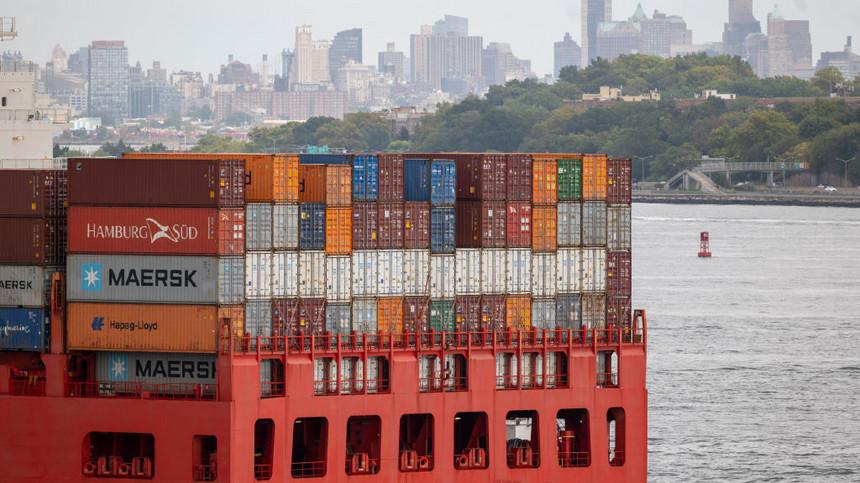 英语：欧盟各国正考虑以1080亿美元的“核选项”应对特朗普的关税威胁