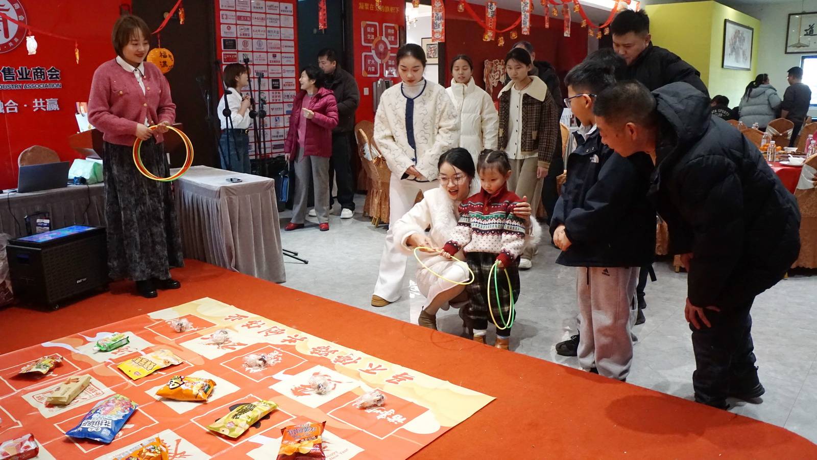 汴梁头条|开封阿楠美肤养生会所举行员工年会，员工家属受邀共享温馨氛围