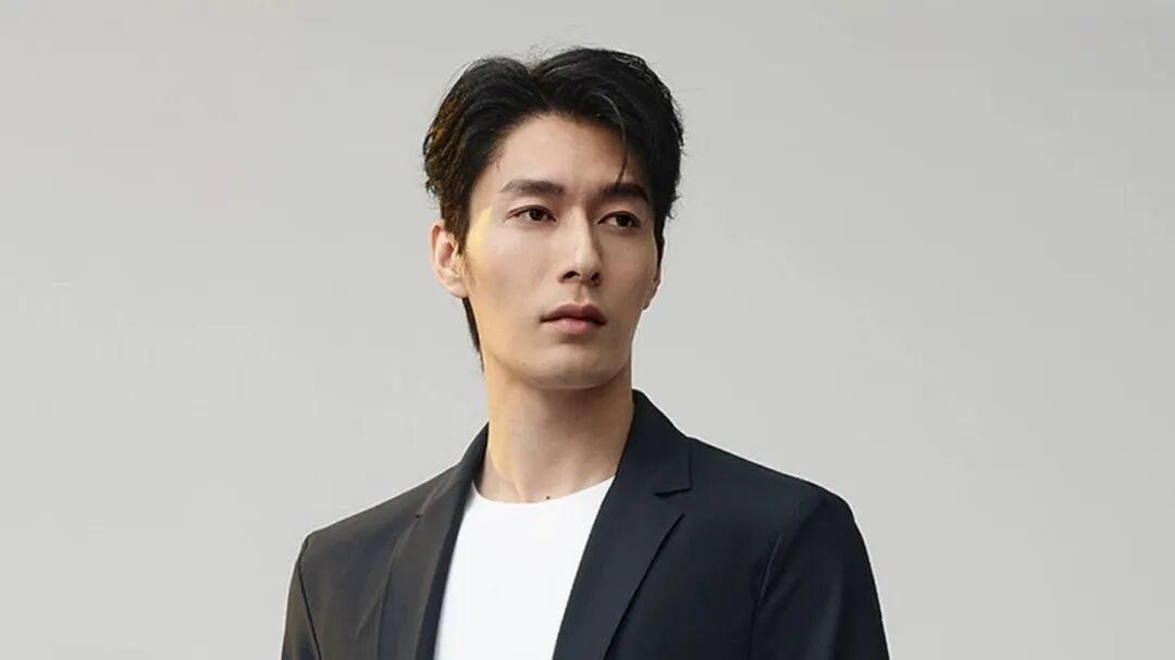 春季第一件战袍，藏着你未来的成败。海澜之家仪式感穿搭指南。