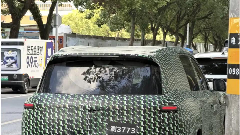 零跑C18谍照，全新8系旗舰SUV？