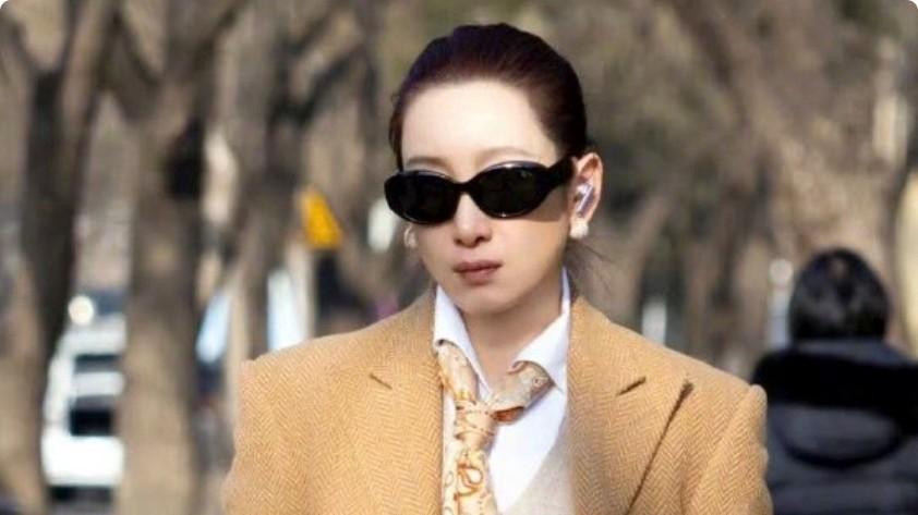 2026央视春晚彩排路透，辛柏青低调，秦海璐霸气，小品演员引期待