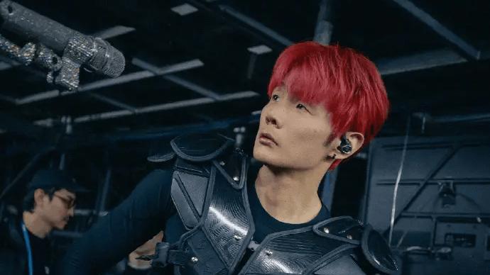 ​李荣浩喊话单依纯侵权唱《李白》 人民日报锐评守版权