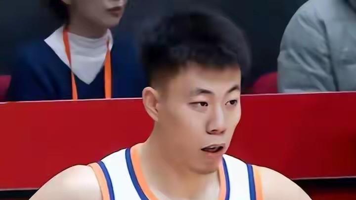 王哲林21+8，“当记首功”上海赢青岛，卢伟满意球队表现！