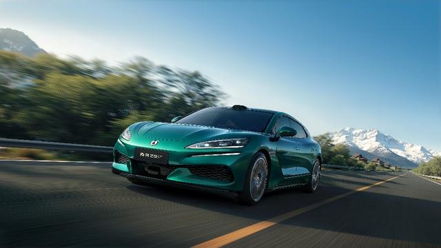 9分钟充饱千公里，全球首台全新腾势Z9GT交付开启闪充时代