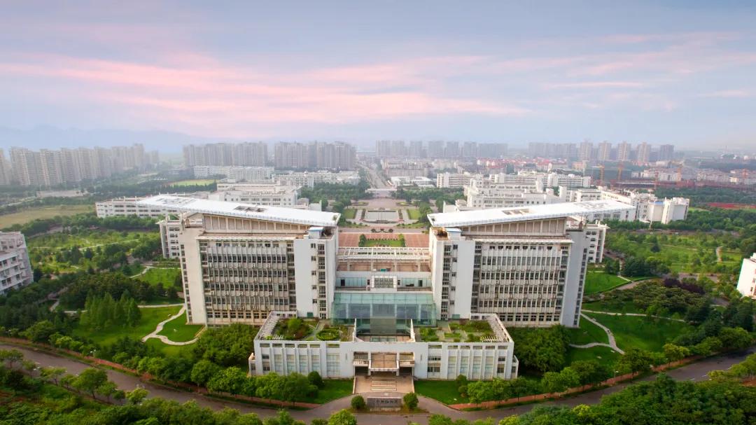 南师大新任书记到位，又是南大哲学系出身！三年换了仨岗位，这履历有点意思