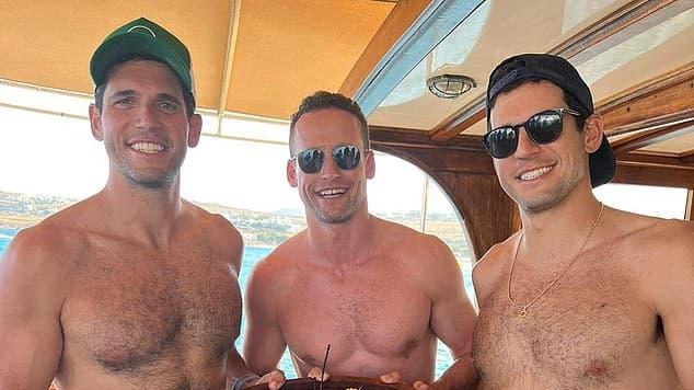 纽约“地产王”三兄弟被判10项性贩运罪名成立！炫富博客成铁证