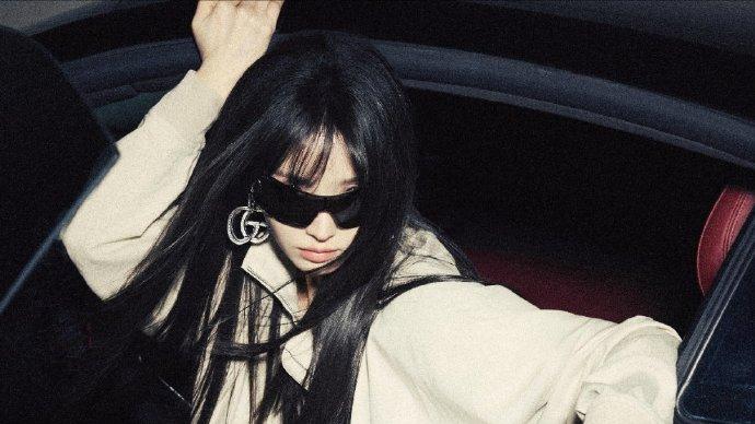 GUCCI这波操作太懂事了！双人杂志不过瘾，网友直呼活动时装周也安排上