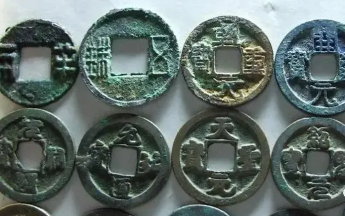古钱币鉴定的的方式：包浆、声音、锈色，磨损、挫痕等，想了解吗？
