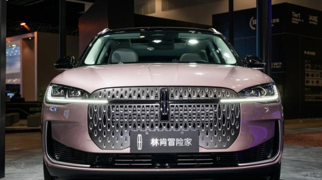 车展体验“驾驶员状态监测”：打哈欠被发现了