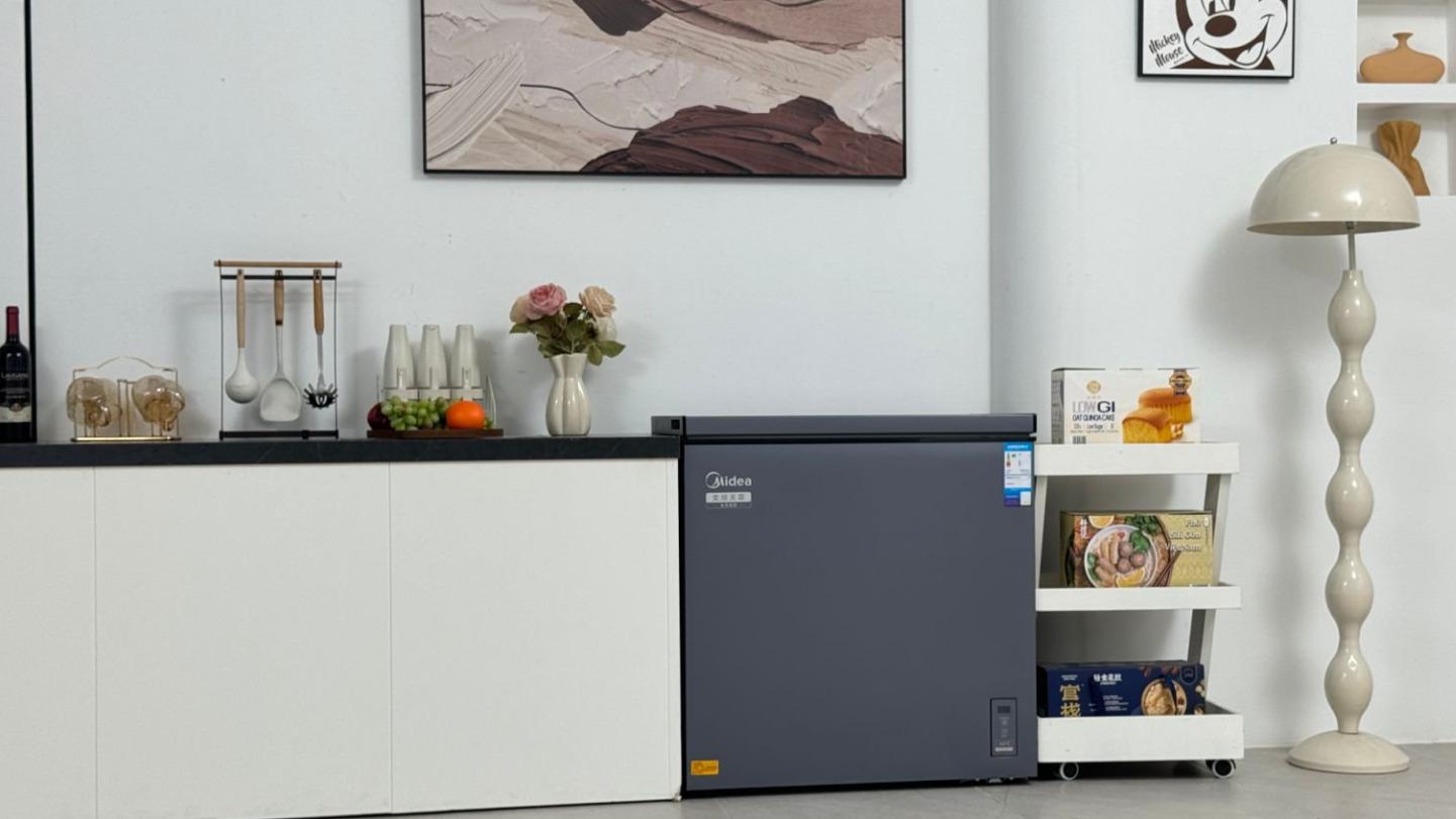 美的181升变频风冷冰柜上市，-40℃超低温速冻引领家用冷柜新标准