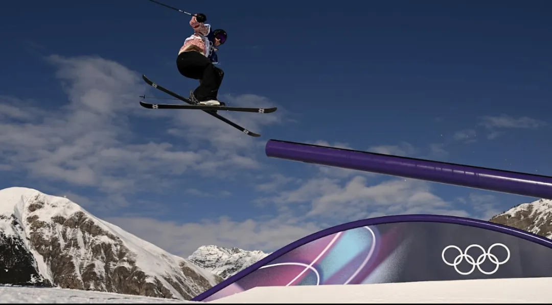 拔罐、国籍与价值观：冬奥赛场外的真正比赛