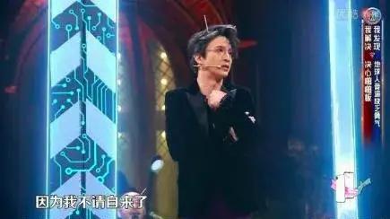 薛之谦晒满头脓包翻车：粉丝哭着劝停，路人怒喊卖惨，他的困境早有伏笔