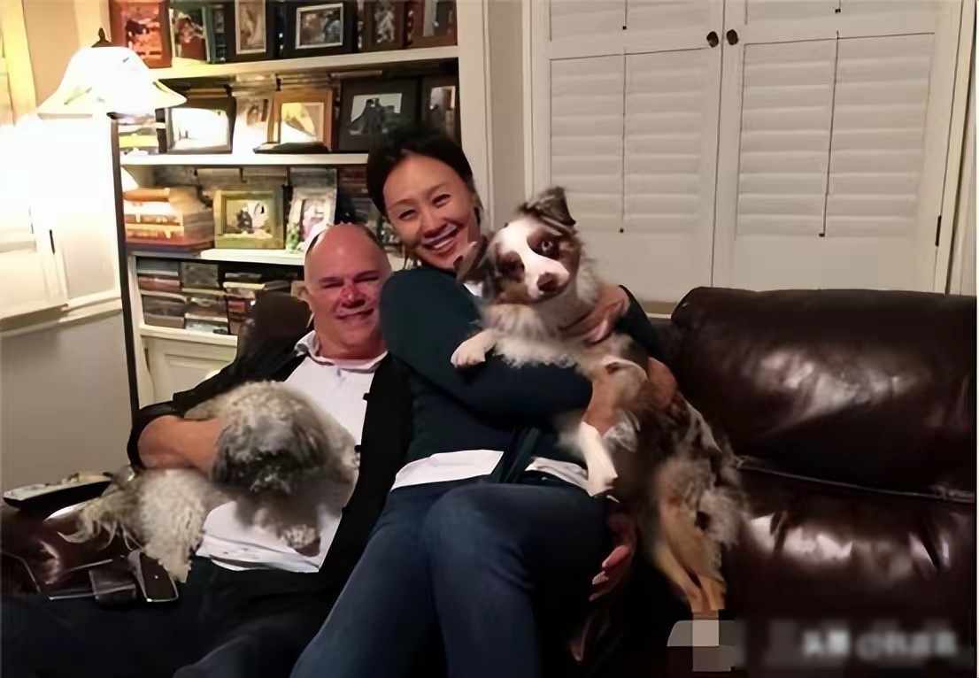 邬君梅美国老公去世，九次试管没成功，被日本人抛弃，妈妈是明星